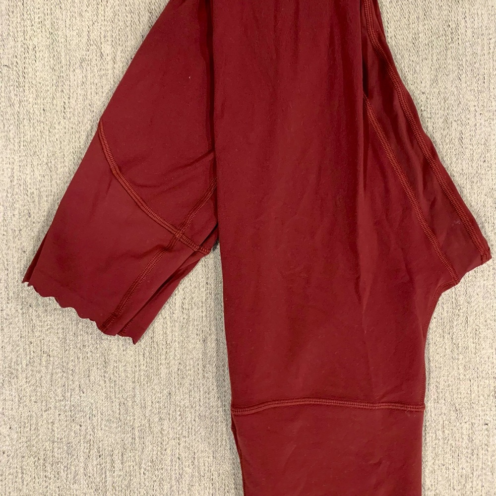 Lululemon scallop bottom align